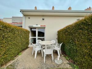 Maisons de vacances Gite Cayres, 2 pieces, 5 personnes - FR-1-582-340 : photos des chambres