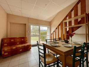 Maisons de vacances Gite Cayres, 3 pieces, 7 personnes - FR-1-582-341 : photos des chambres