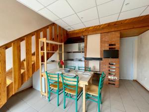 Maisons de vacances Gite Cayres, 3 pieces, 7 personnes - FR-1-582-342 : photos des chambres