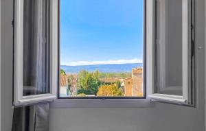 Maisons de vacances Beautiful Home In Gargas With Wifi : photos des chambres