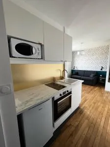 IDÉALEMENT SITUÉ "LE STUDIO" Les Locations ISAHORA sont aussi à 2 pas du Château d'Eu, des Falaises du Tréport, de MERS les Bains et aux portes de la BAIE DE SOMME - Beauchamps