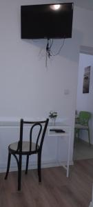 Top 10-1 bedroom aptterrace