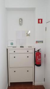 Coimbras Gray & White