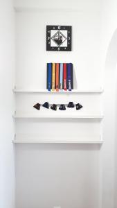 Coimbras Gray & White