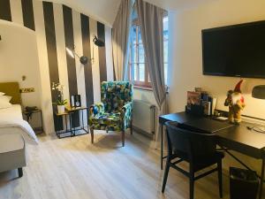 Standard Single Room room in Relais & Châteaux Jagdhof Glashütte