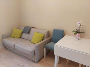Cosy one seperate bedroom apartment in city center, perfect for family trip.