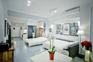 The old Tailor Factory White Room