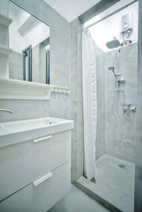 The old Tailor Factory White Room