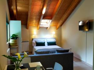 Apartamentos Turísticos la Estación y estudio