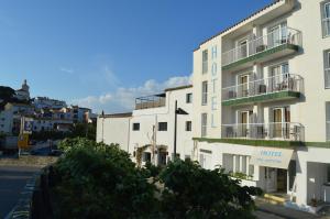 Calle Horta Vella, 17488 Cadaques, Girona, Spain.