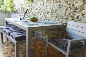 Maisons de vacances Spacious Catalan Cottage in the Mountain Foothills : photos des chambres