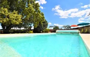 Lovely Home In Pont-Saint-Esprit - Saint-Julien-de-Peyrolas