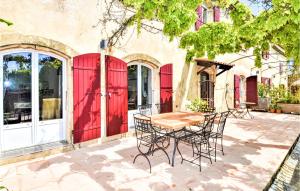 Lovely Home In Pont-Saint-Esprit