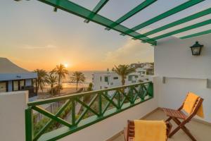 Delightful front beach apartment. Sunrise views!