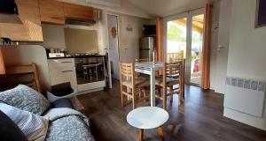 Mobil Home Camping Les VIVIERS, Claouey
