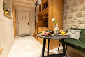 Superior 1 BR Apartment Gabriela next to Buža beach