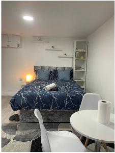 Charming, cosy hideaway with free WiFi, parking