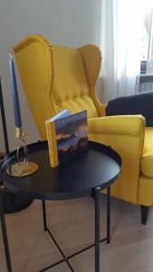 Casa Schilling- 2,5 rooms with balcony near hospital, university