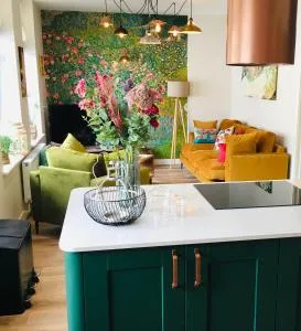 The Art Attic a Stylish Boutique Apartment - 兰德林多德威尔斯