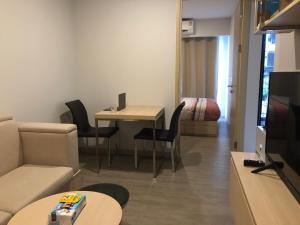 SHADE of Sky Sathon - Pool, Fitness, Parking, Wifi