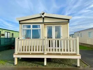 Ocean Edge Holiday Park Family holiday home with spectacular sea views - Middleton