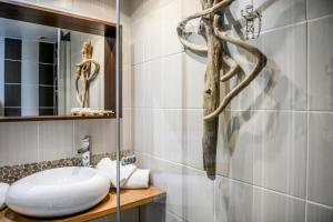 Hotels Logis Hotel de France : photos des chambres