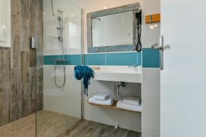 Hotels Logis Hotel de France : photos des chambres