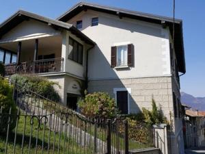 Holiday Home near Lago Maggiore Pool