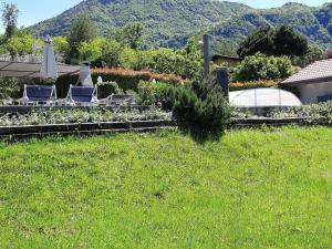 Holiday Home near Lago Maggiore Pool