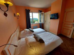 Hotels Hotel Les Hauts de Moureze : photos des chambres