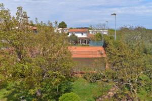 Apartments Liznjan 2155