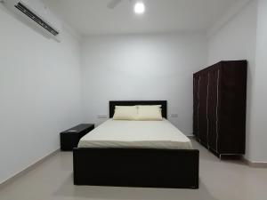 D & D Richmond by DEE DEE