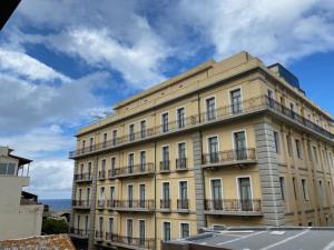 Kentia ModernArtistic City Apartment