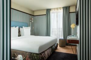 Hotels Hotel du Rond-point des Champs-Elysees - Esprit de France : photos des chambres