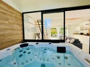 Les Jardins du Castelas - Piscines, Jardins et SPAs privatifs - Rochegude-Drome