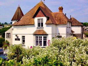 Lyme Regis renovated period seaside flat