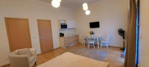 Kuninga 242 Old Town Apartments