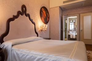 Deluxe Double Room room in Palazzetto Madonna Hotel