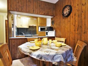 Apartment Arve 1 et 2-4 by Interhome