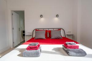 Luxurious apartment with large terrace and sea views