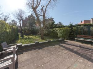 Apartment Jong & Blij 2 ground floor with garden by Interhome