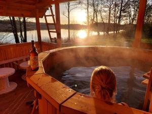 Niezwykła Cisza Glamping & Sauna