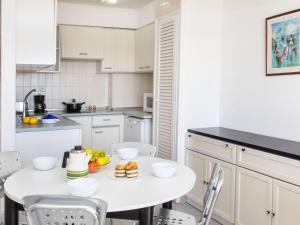 Apartment Residencial Manureva V by Interhome