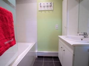 Holiday Home Ty Coz by Interhome