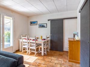 Maisons de vacances Holiday Home La campagne du Colorado by Interhome : photos des chambres