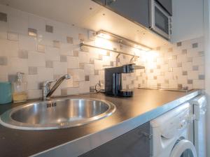 Studio Le Village - C8 245 by Interhome