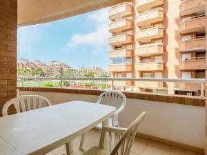 Apartment Costa Marina II - Primera linea by Interhome