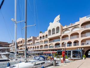 Apartment Port de la Gavine I-1 by Interhome