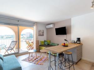Apartment Port de la Gavine I-1 by Interhome