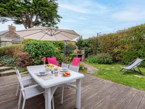 Maisons de vacances Holiday Home Le havre de paix by Interhome : photos des chambres